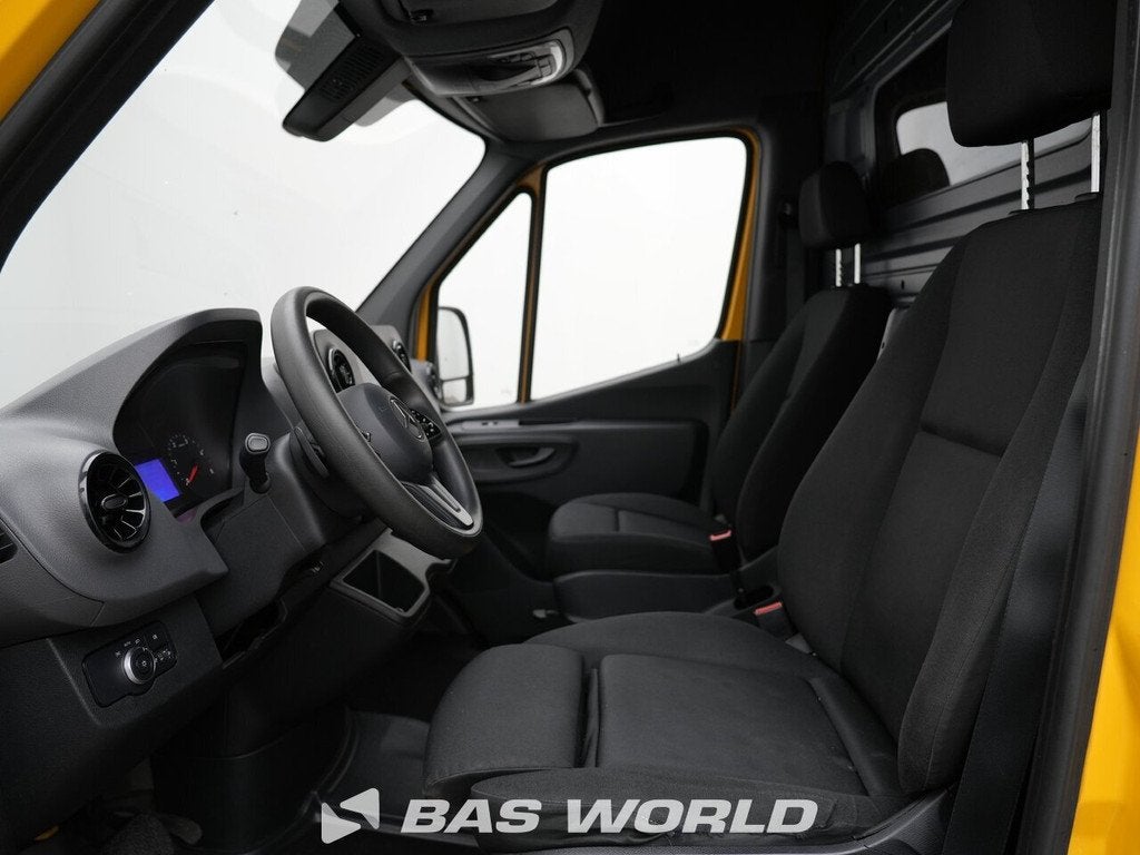 Mercedes Sprinter L3H2 Euro 6 Airco Cruise NIET DHL! MBUX Ca, Auto's, Automaat, Gebruikt, Euro 6, 4 cilinders