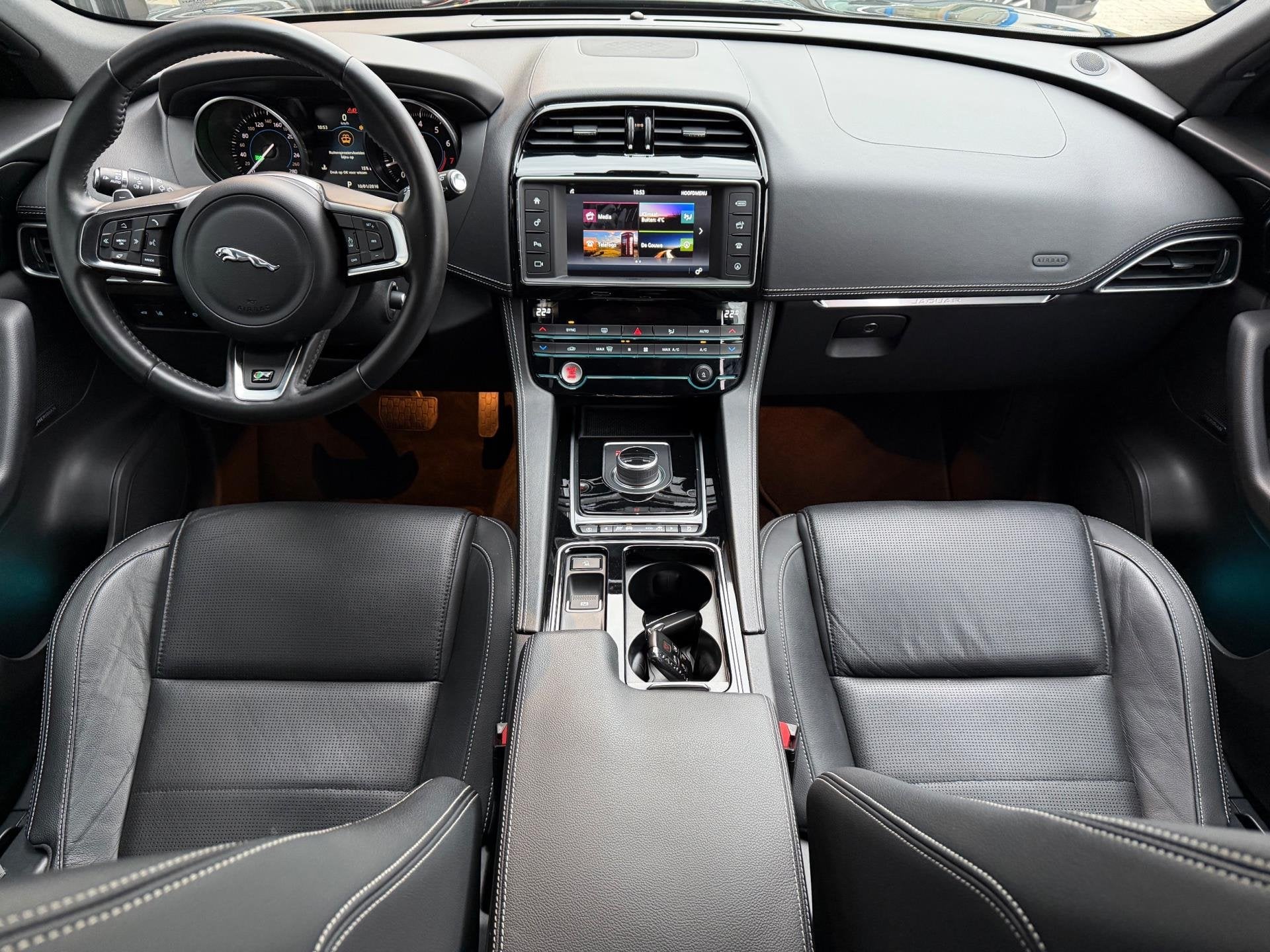 Jaguar F-PACE 2.0 R-Sport AWD Black Edition Meridian Camera, Auto's, Automaat, Dealer onderhouden, Gebruikt, Zwart