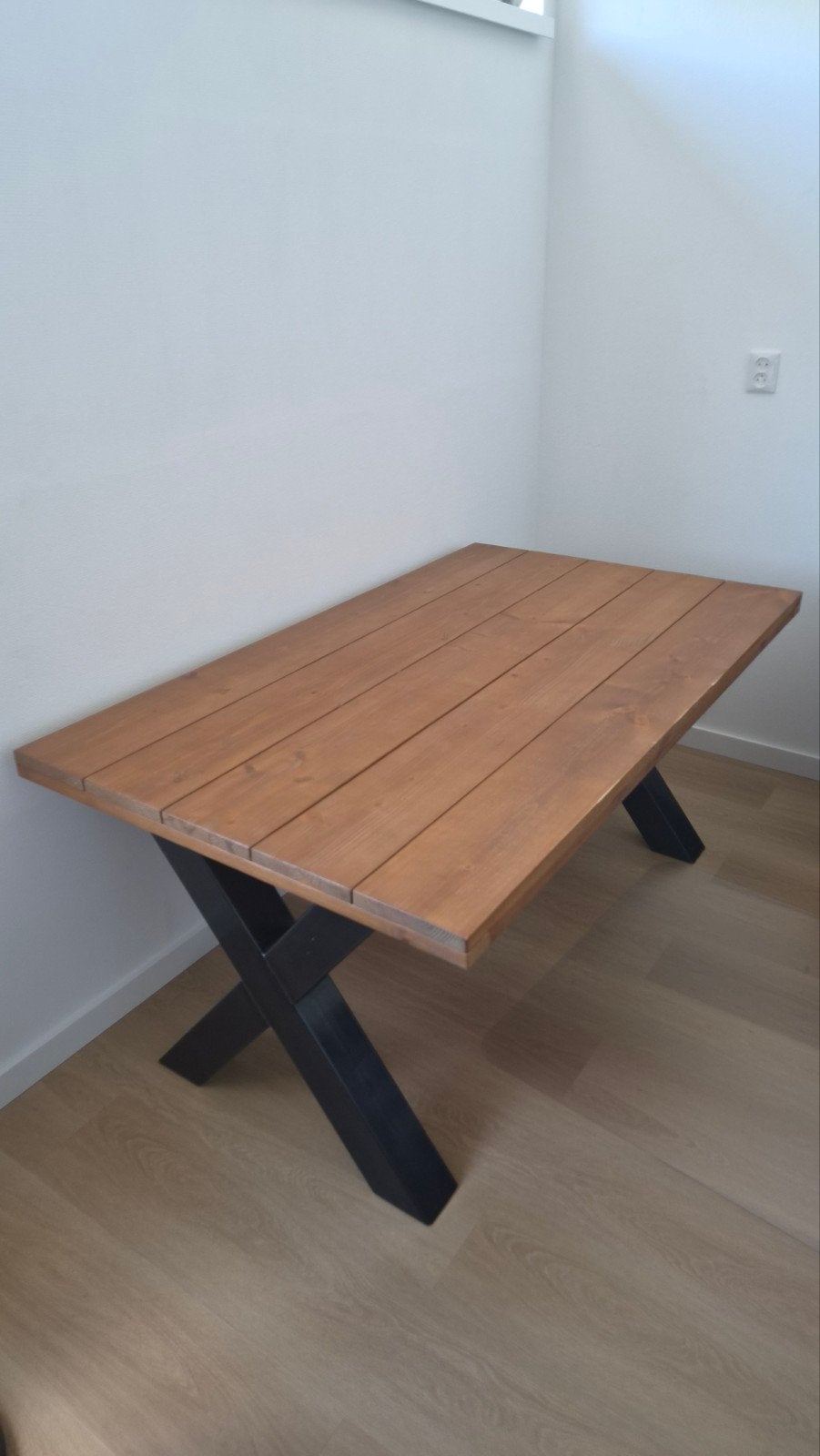 Steigerhouten eettafel met industriële kruispoot, Huis en Inrichting, Tafels | Eettafels, Gebruikt, 50 tot 100 cm, Industrieel, Landelijk