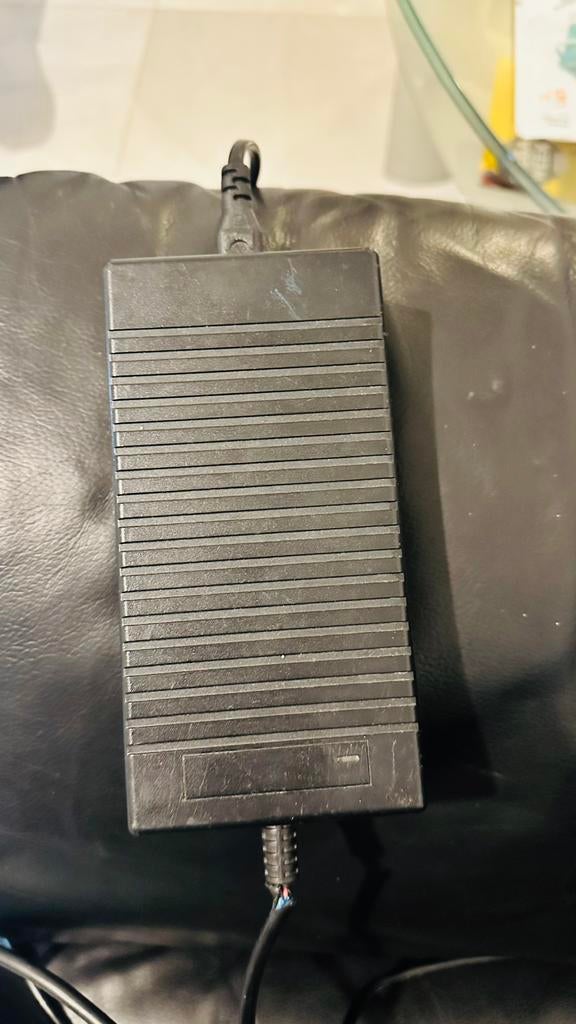 Super73 batterijlader, Ophalen, Overige materialen, Overige typen, Zo goed als nieuw