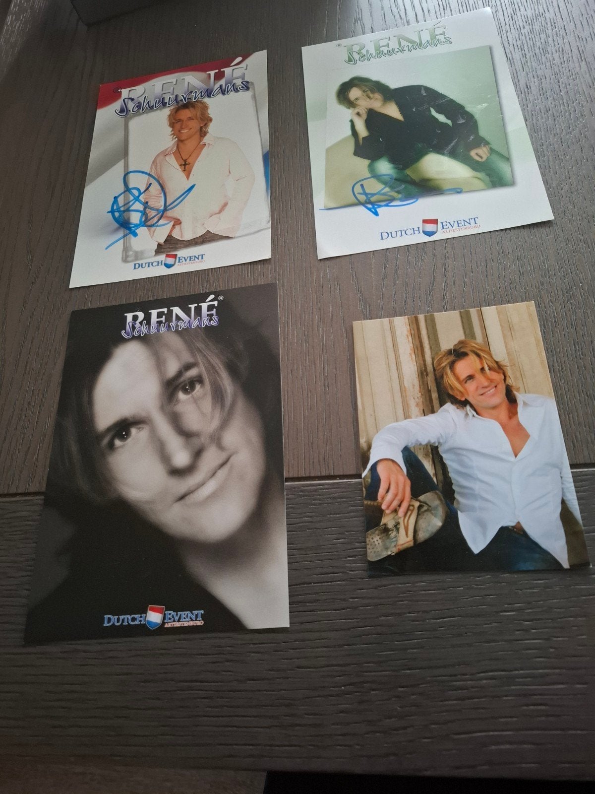Vier gesigneerde fotokaarten van zanger Rene Schuurmans, Ophalen, Zo goed als nieuw, Foto of Kaart, Gesigneerd