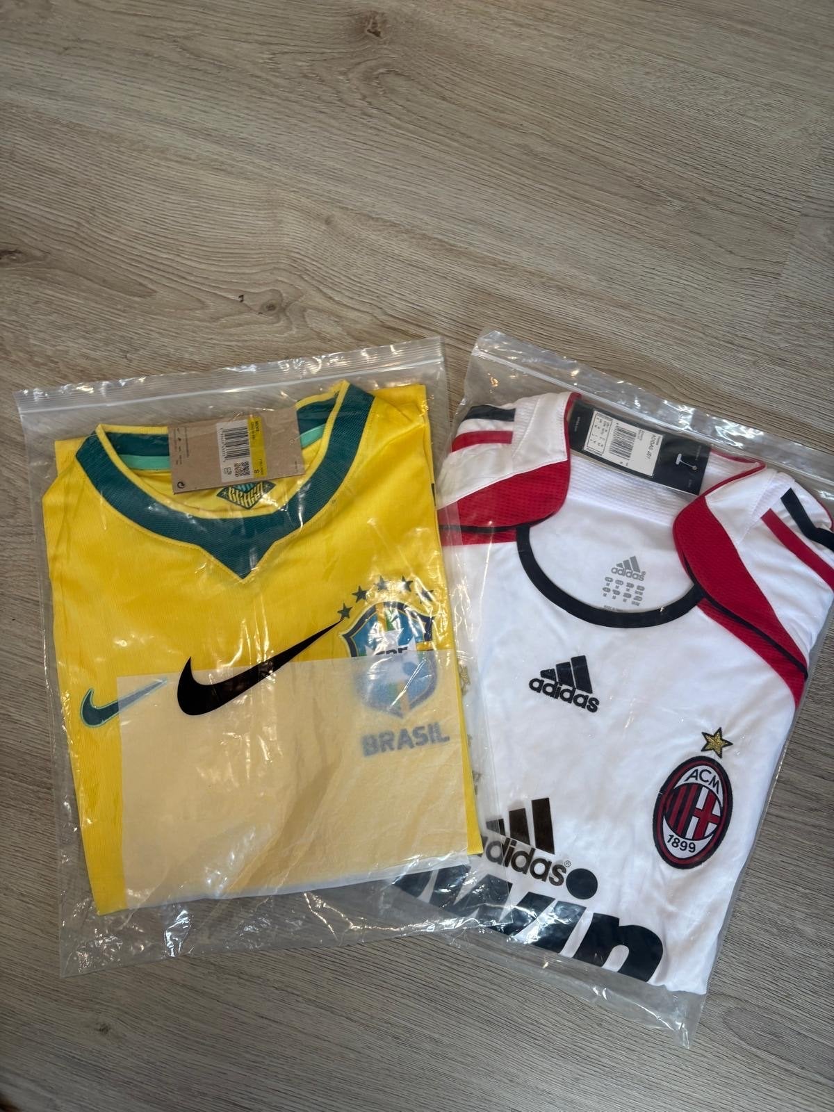 Voetbalshirts: Brazilië (Nike) & AC Milan (Adidas), Maat L, Ophalen of Verzenden, Nieuw, Shirt