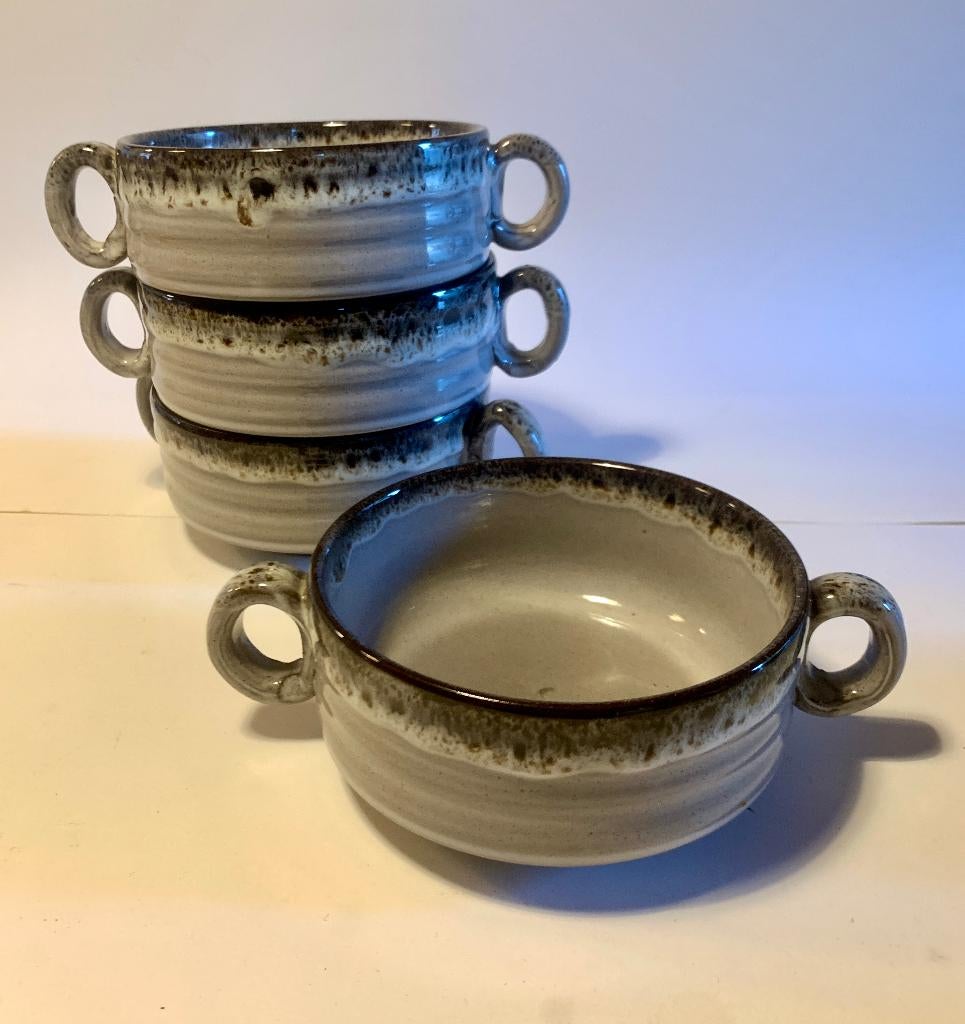 Set van 4 keramiek kommen bruin soepkommen met 2 oren, Huis en Inrichting, Keuken | Servies, Keramiek, Ophalen of Verzenden, Zo goed als nieuw