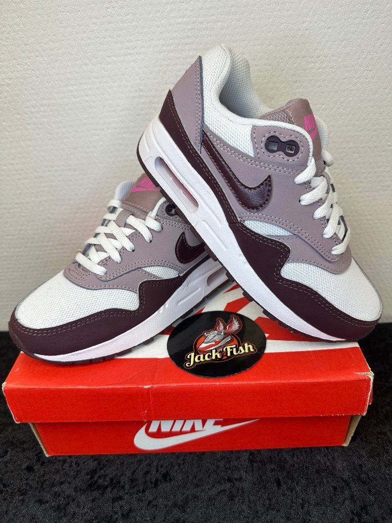 Nike air Max 1 Light Violet Burgundy Crush - size 32, Overige kleuren, Nieuw, Ophalen of Verzenden, Sneakers of Gympen