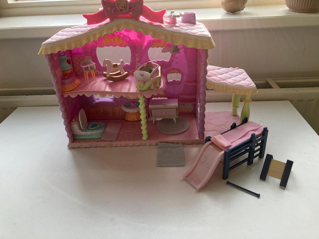 Poppenhuis met accessoires, Ophalen, Poppenhuis