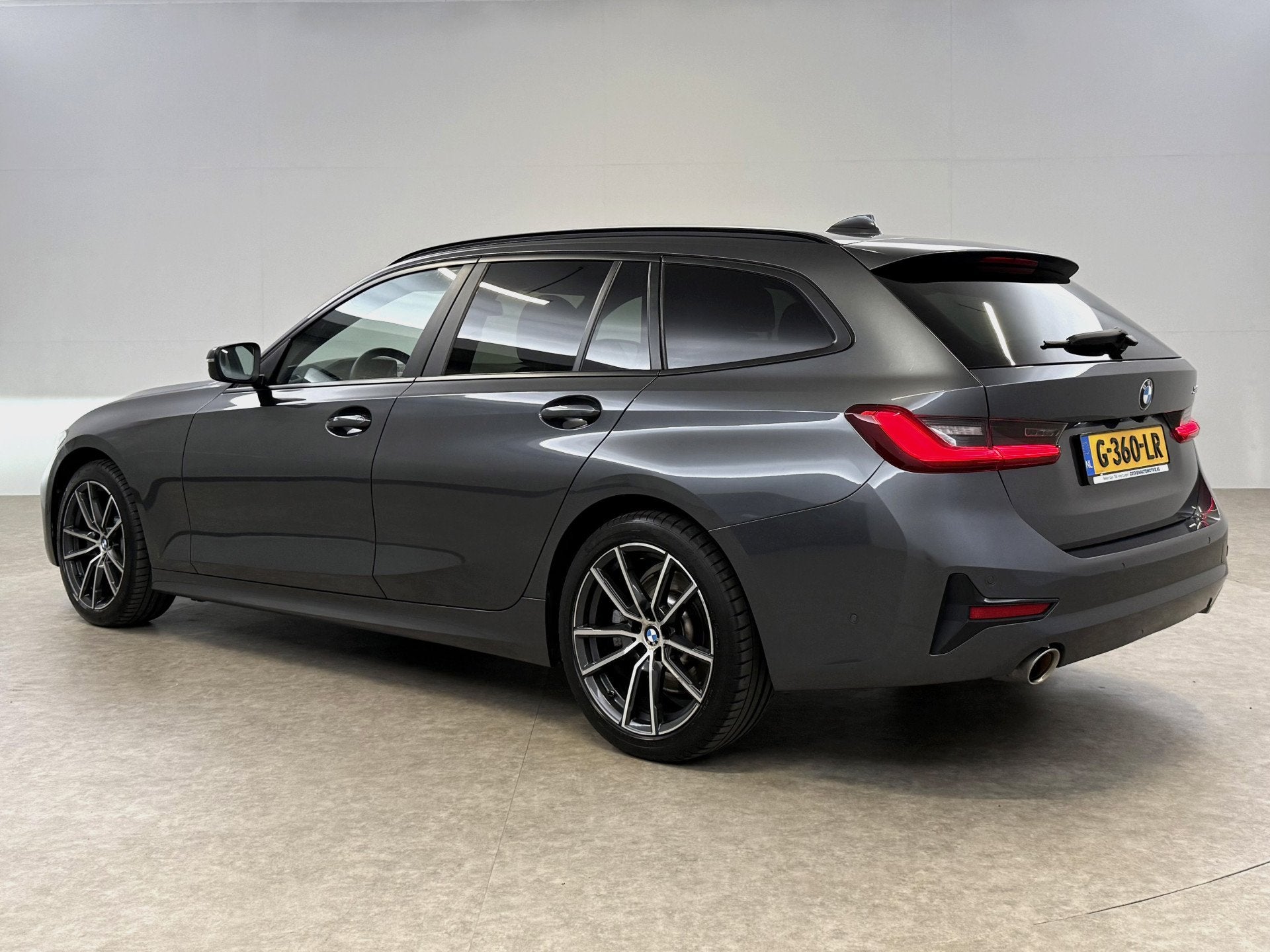 BMW 3-serie 330i Introduction Executive Edition M-Sport | Ca, Auto's, Automaat, 1998 cc, Achterwielaandrijving, Gebruikt