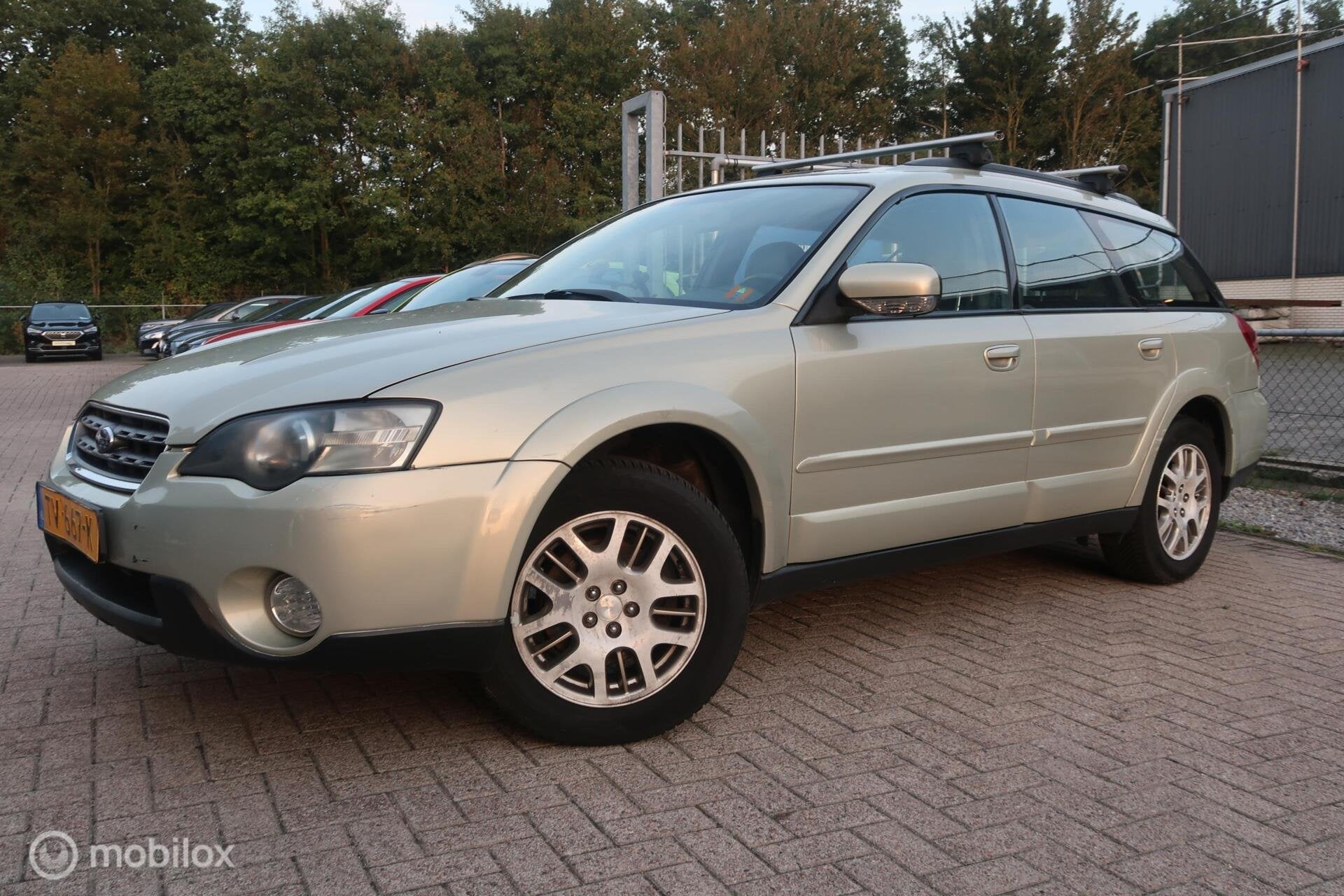 Subaru Legacy Touring Wagon 2.5i 4X4 DIV. SCHADES, Auto's, Zwart, 4 cilinders, Legacy, Stoelverwarming