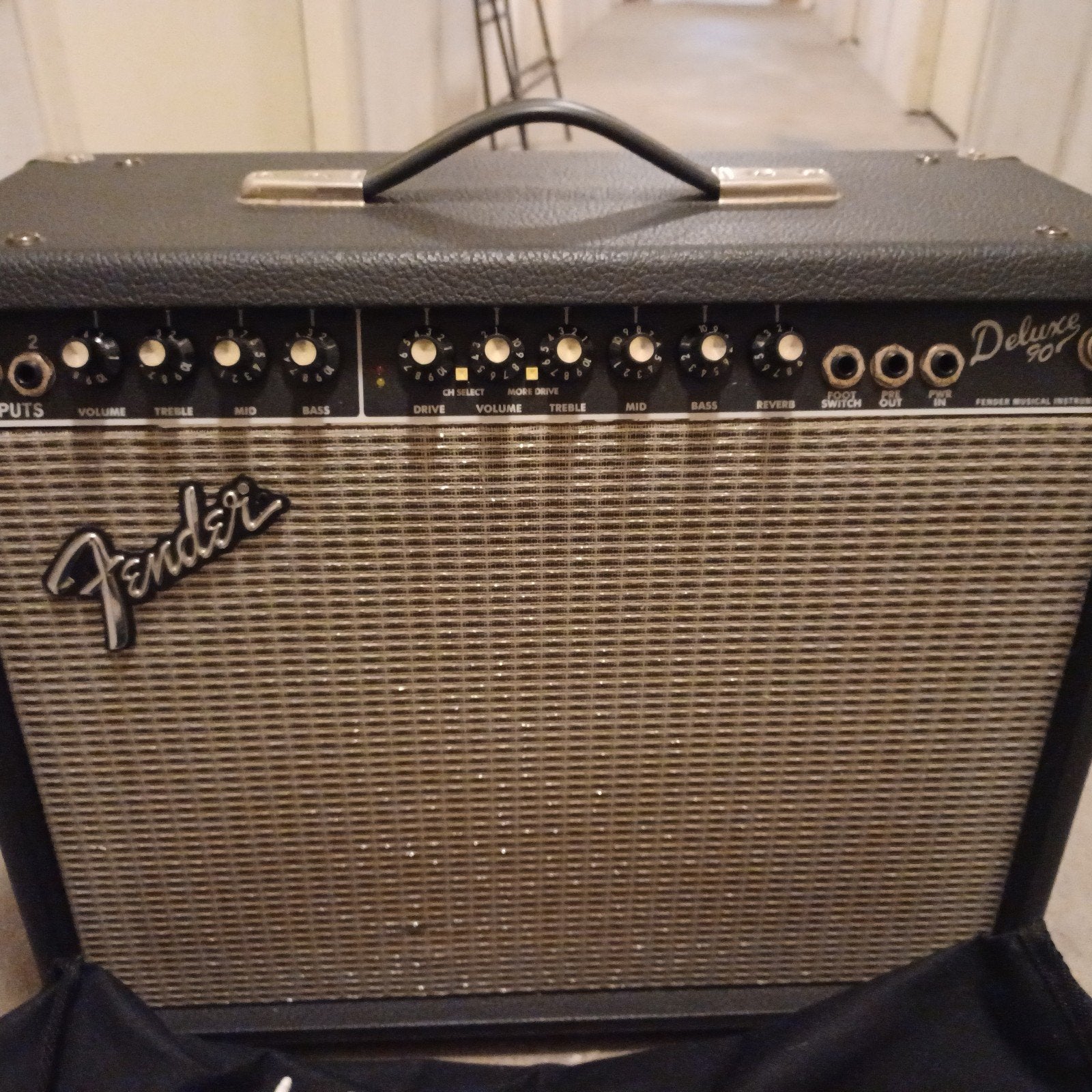 Fender Deluxe 90 gitaarversterker met footswitch, Muziek en Instrumenten, Ophalen