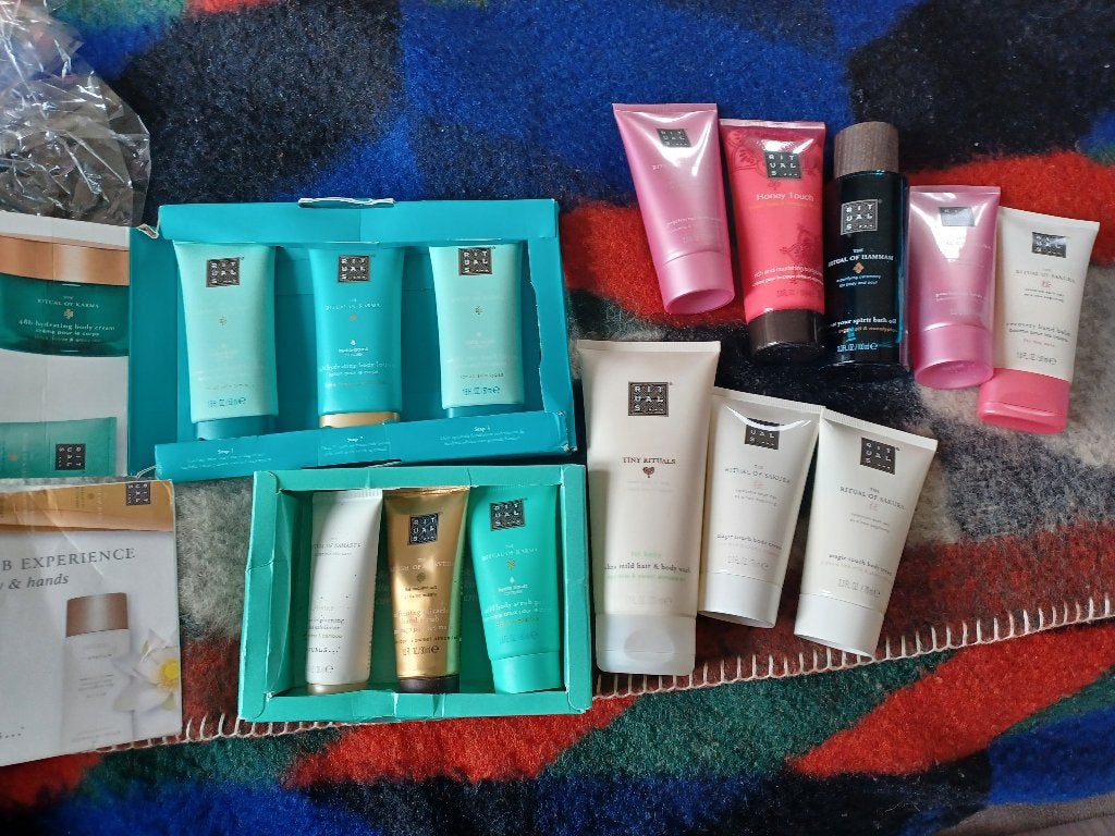 14 delig Rituals Cosmetica Karma Sakura scrub Hammam badolie, Ophalen of Verzenden, Nieuw, Bad & Douche