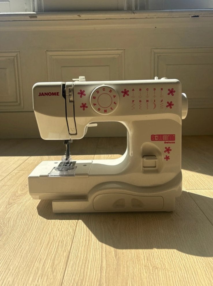 Janome kindernaaimachine sewmini, Hobby en Vrije tijd, Naaimachines en Toebehoren, Ophalen of Verzenden, Industrieel, Janome, Naaimachine