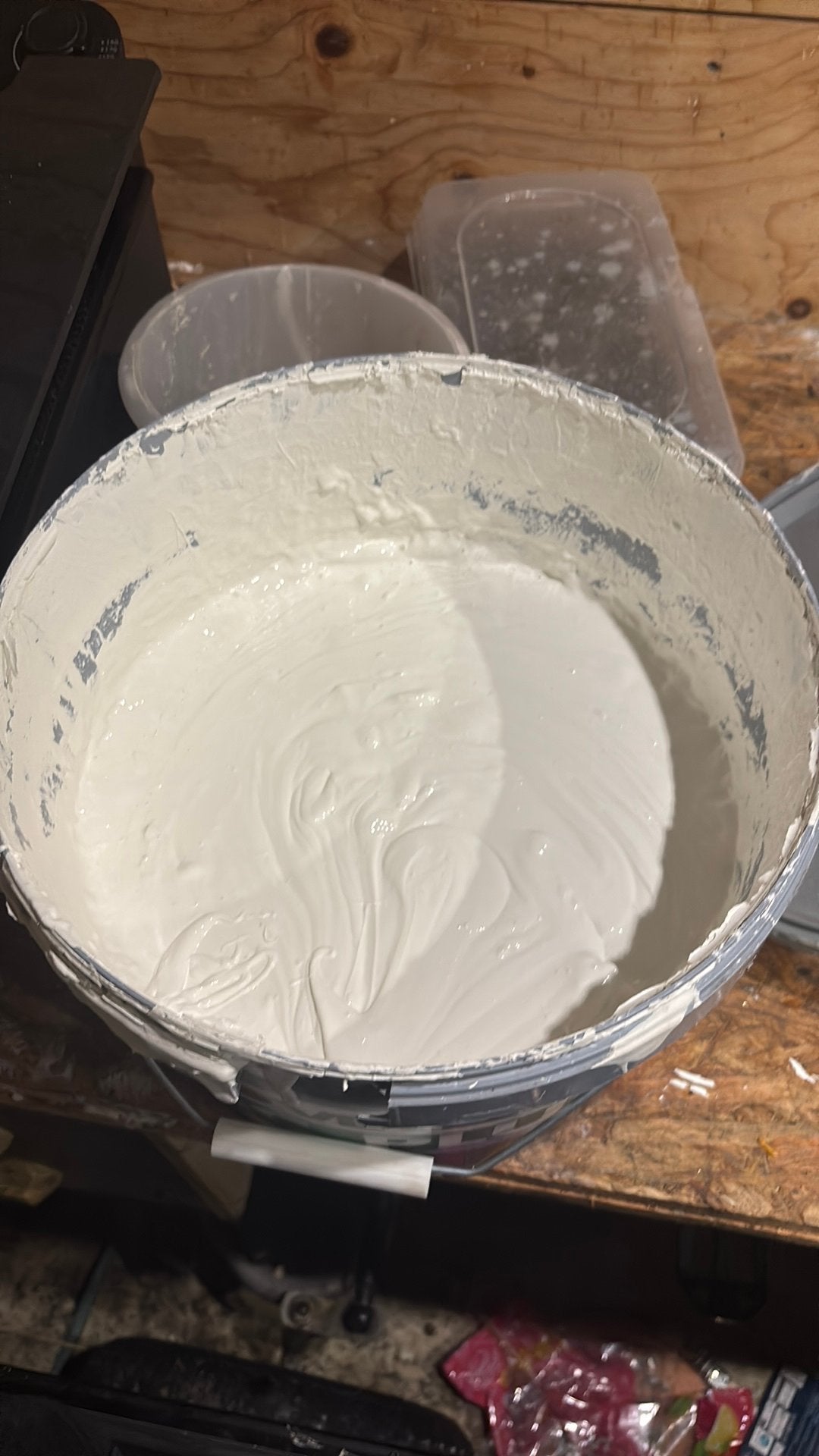 Bak witte verf, Ophalen, Wit