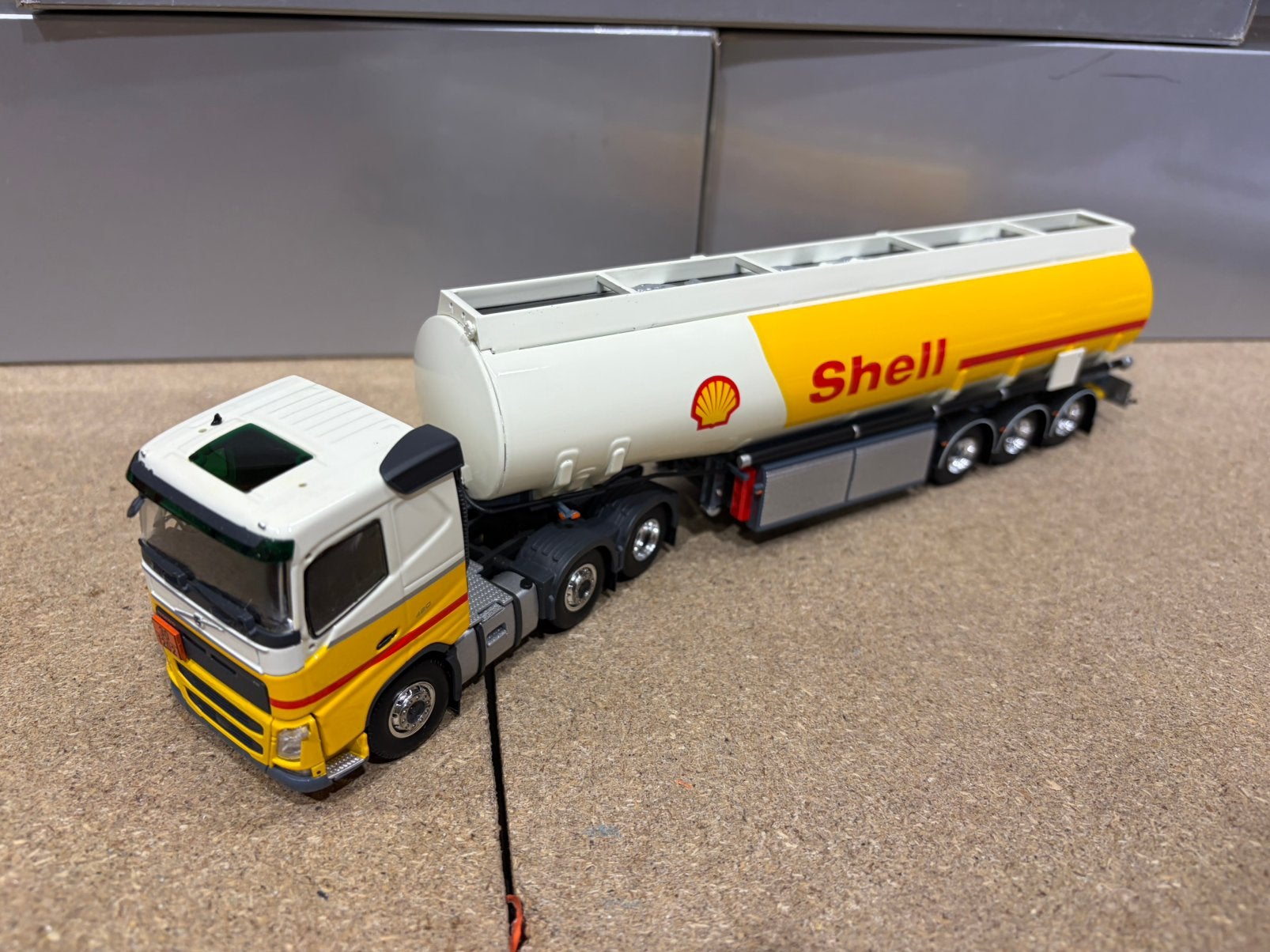 TEKNO VOLVO SHELL TANK OPLEGGER, Ophalen of Verzenden, Zo goed als nieuw, Bus of Vrachtwagen, Tekno