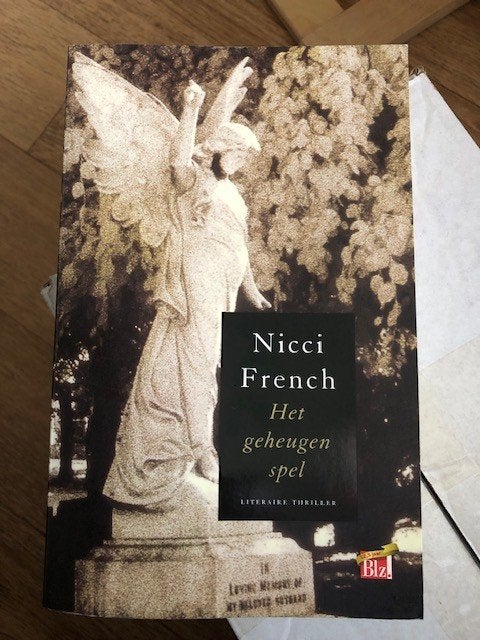 Het Geheugen Spel - Nicci French, Ophalen of Verzenden, Zo goed als nieuw