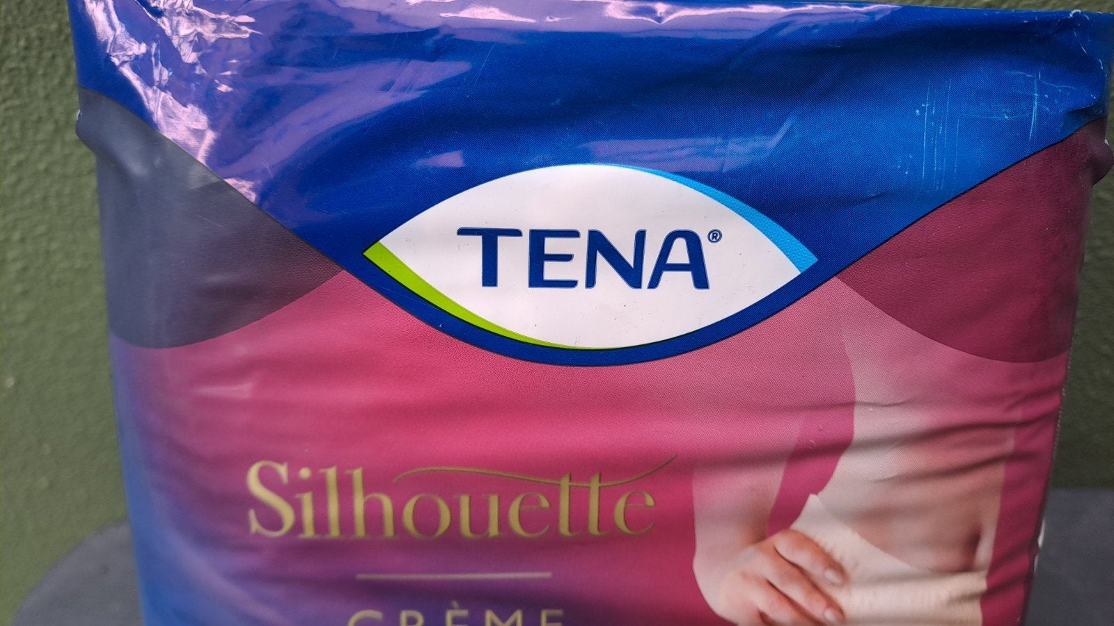 1x Tena Silhouette crème maat L plus broekjes, Diversen, Verpleegmiddelen, Onbekend, Nieuw, Ophalen of Verzenden, Onbekend