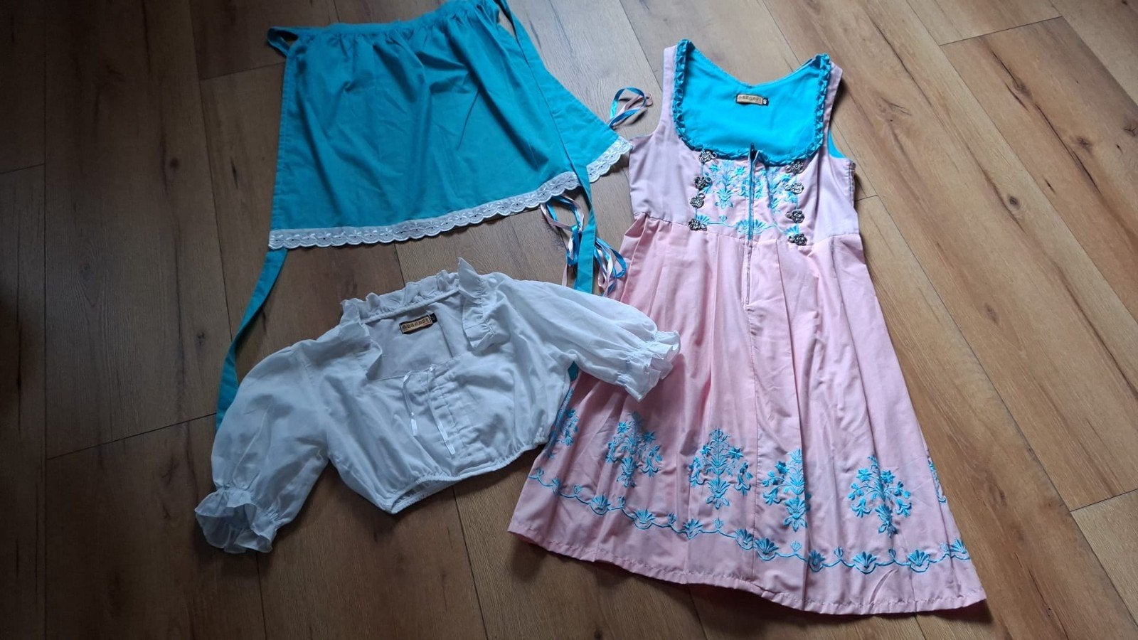 Skandal Dirndl Maat 40 - Roze/Blauw met Blouse en Schort, Maat 38/40 (M), Ophalen of Verzenden, Skandal, Kleding
