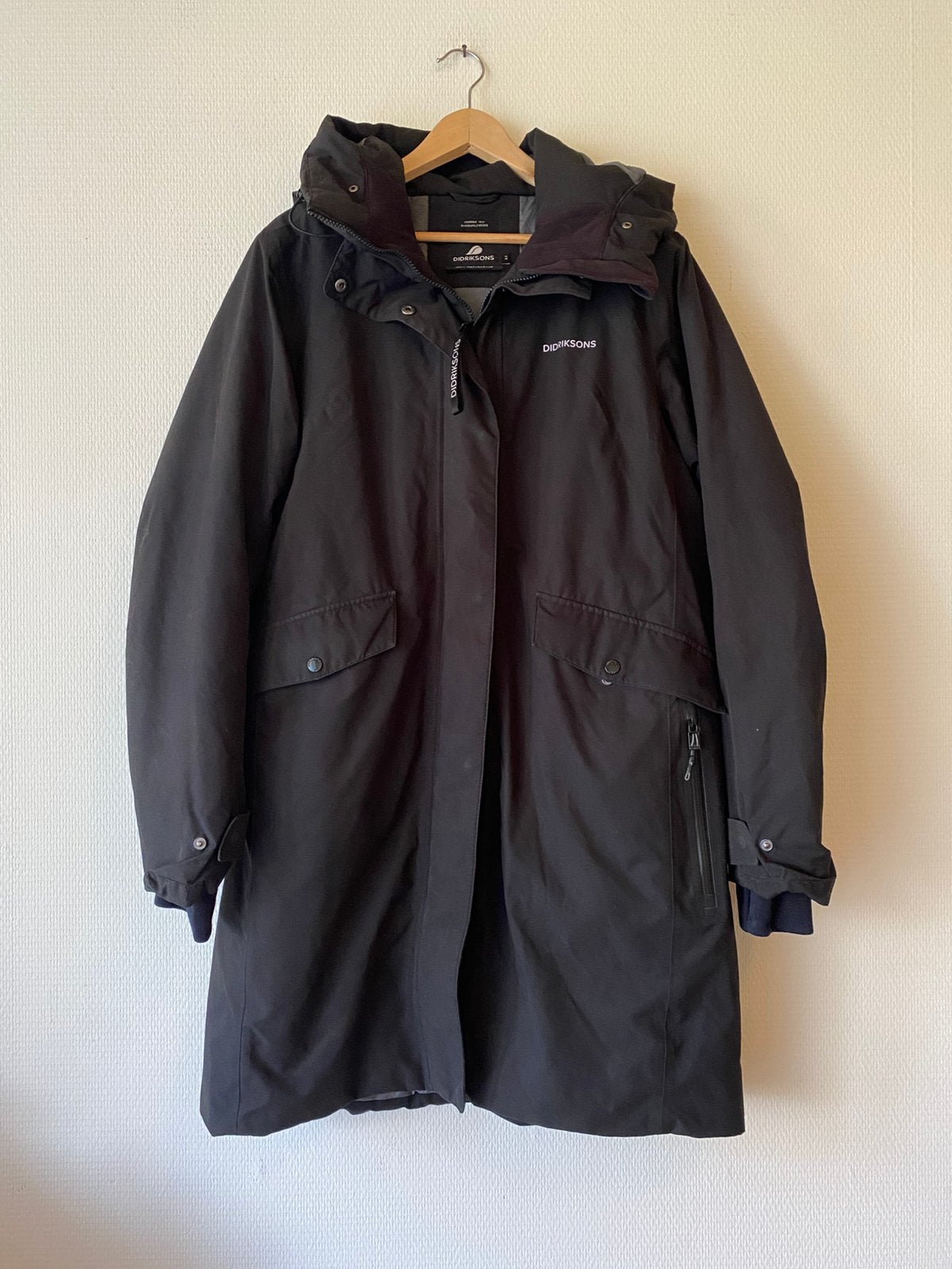 Lange jas, parka Didriksons Erika. Maat 44. Zwart, Ophalen of Verzenden, Maat 42/44 (L), Zwart