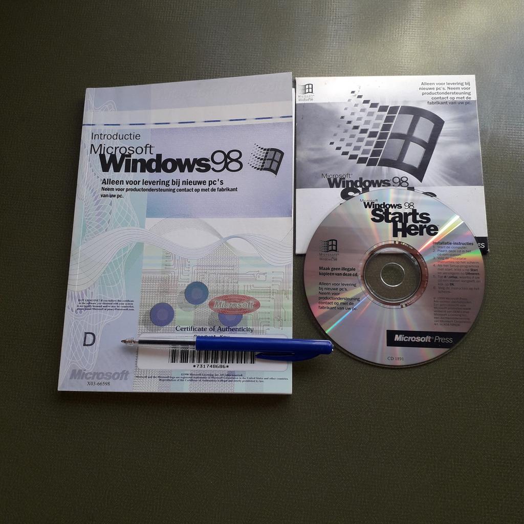 Vintage Windows 98 editie boekje met CD, Ophalen, Windows