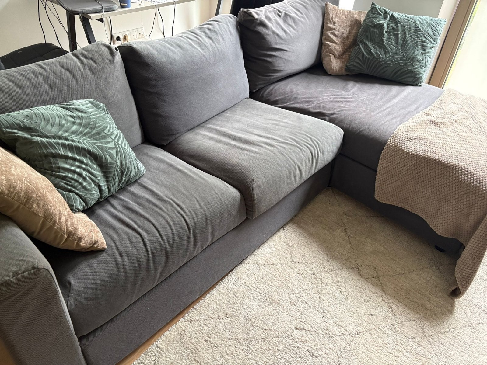 Comfortabele grijze hoekbank, Huis en Inrichting, Banken | Bankstellen, Ophalen, 250 tot 300 cm, 100 tot 125 cm, Hoekbank