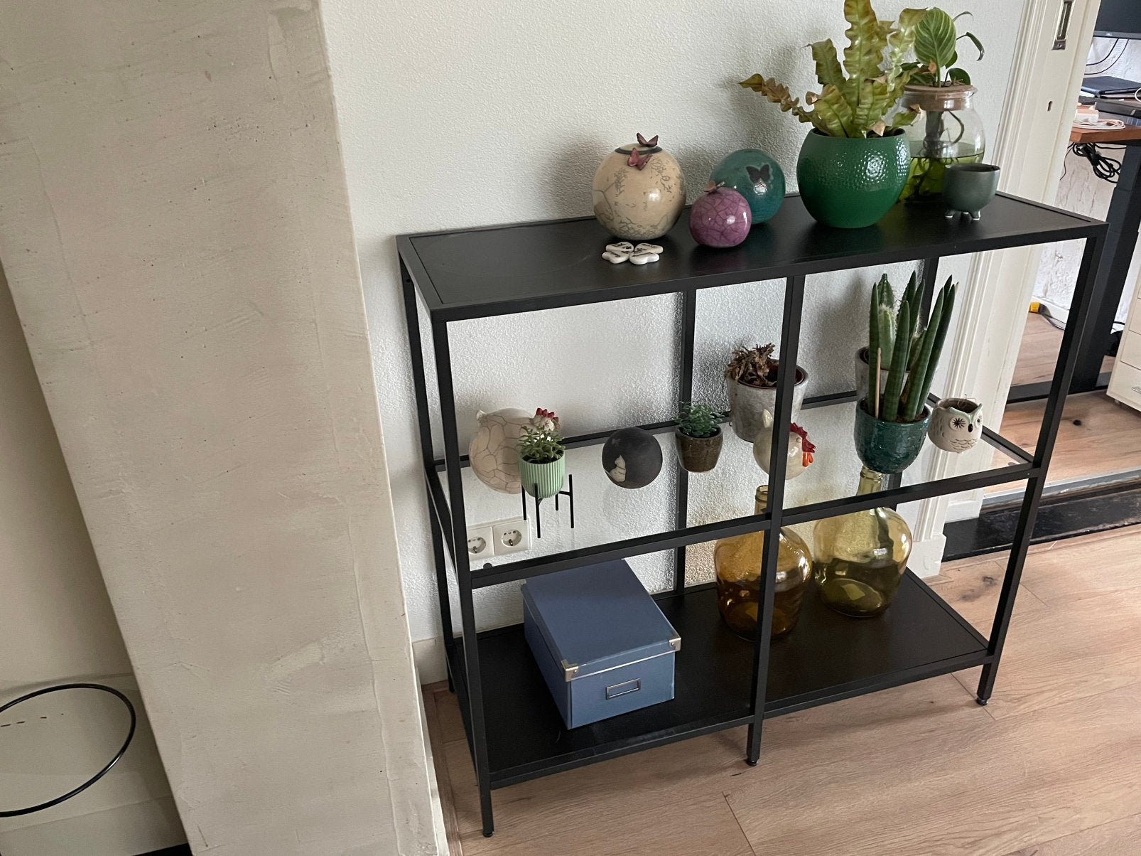 2 stuks, staal, glas, kunststof, Huis en Inrichting, Kasten | Overige, Ophalen, Zo goed als nieuw