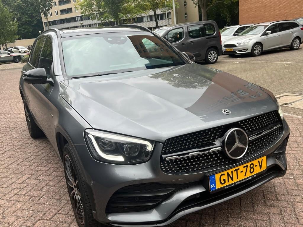 Mercedes GLC 300e 4MATIC AMG PANO BURMESTER 2021, Automaat, 4 cilinders, 2000 kg, 320 pk