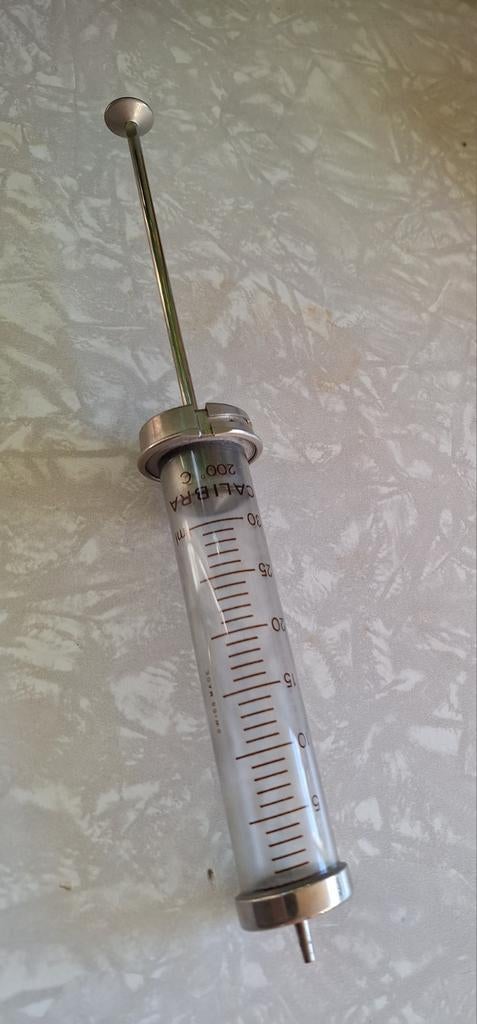 Antieke injectiespuit, Jaren 60/70, merk Calibra, iprst., Ophalen of Verzenden