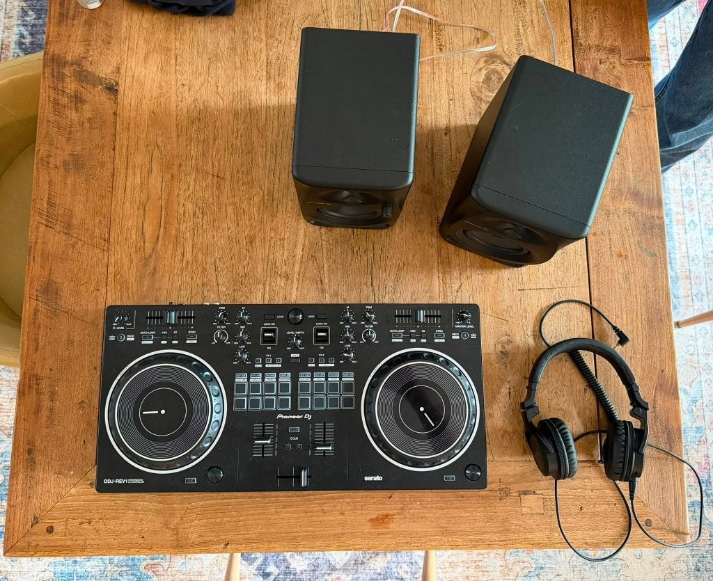 Complete Pioneer DJ Set: DDJ-REV1 + 2 speakers + koptelefoon, Ophalen, Zo goed als nieuw, Dj-set, Pioneer