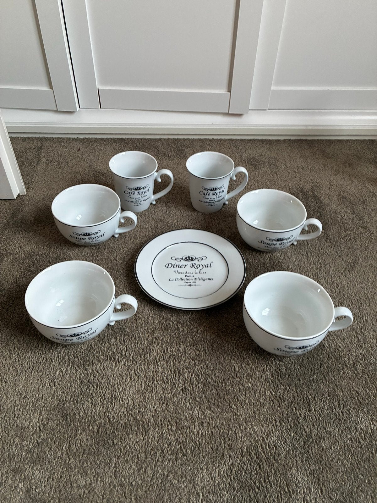 Diner Royal Servies: 3 Soepkommen, 2 Koffiekoppen, 1 Schotel, Ophalen, Keramiek, Zo goed als nieuw, Overige stijlen