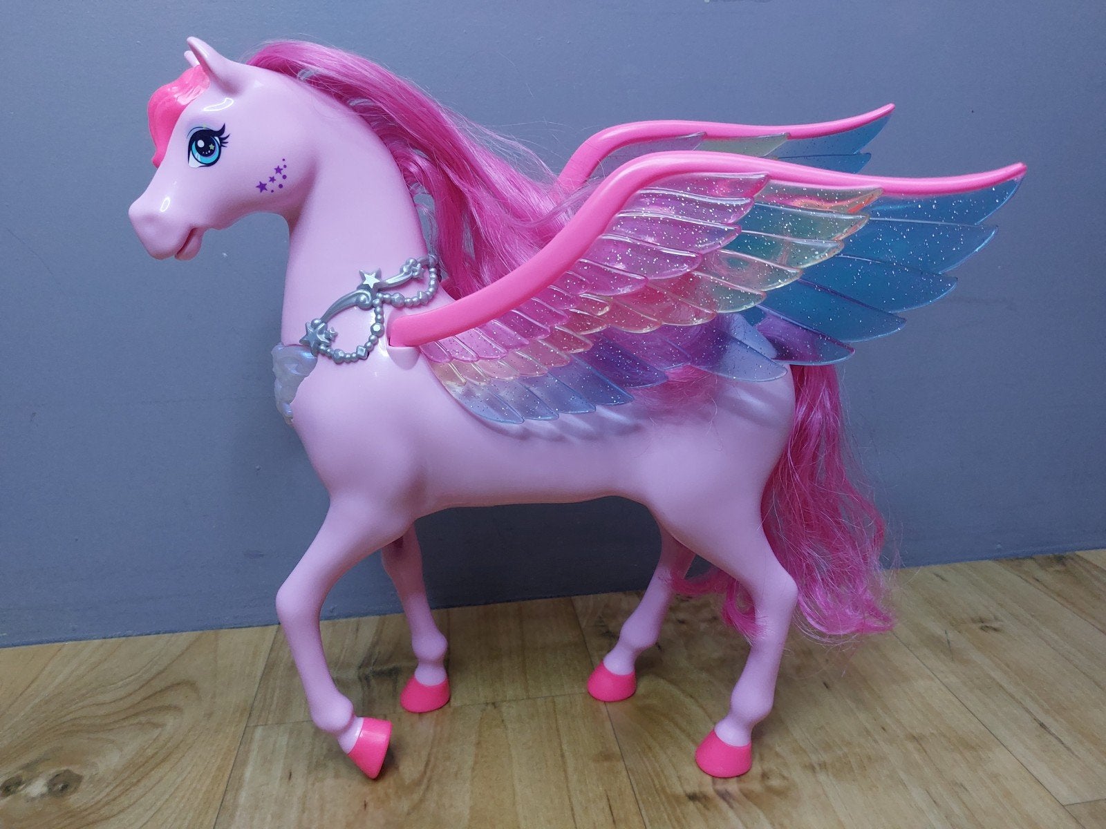 Pegasus (Barbie) A Touch of Magic, Ophalen of Verzenden, Zo goed als nieuw, Barbie