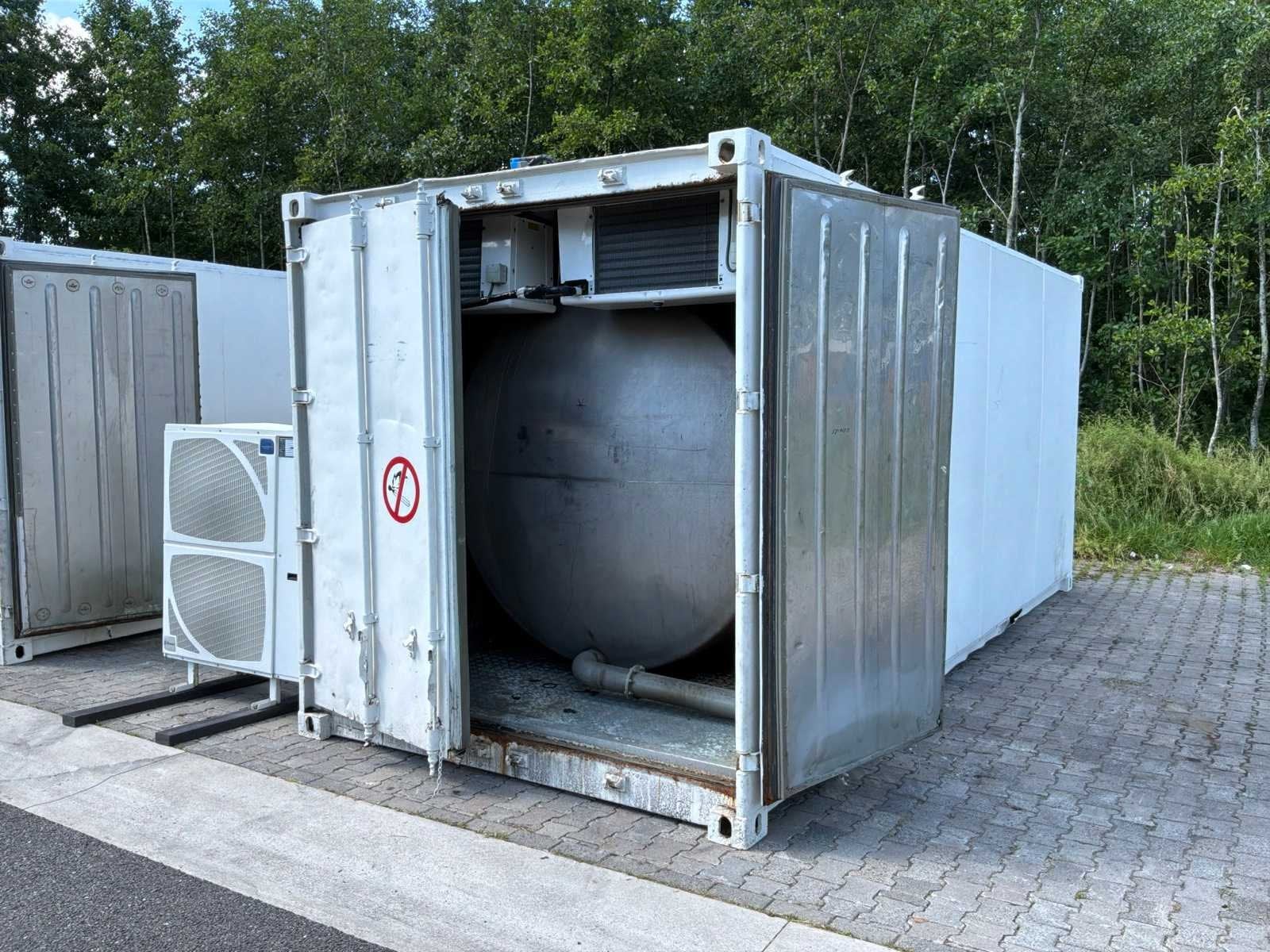 Opslagcontainer met geïsoleerde RVS tank