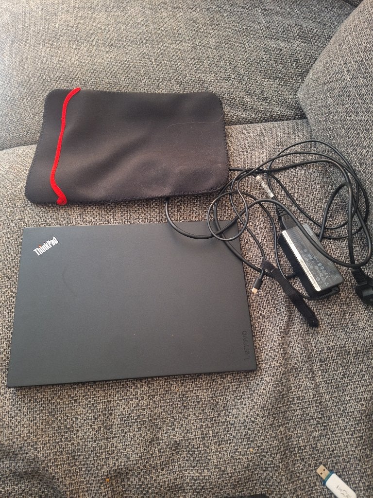 Lenovo thinkpad met hoes en oplader. 1 jaar garantie, Ophalen, 256 GB, 2 tot 3 Ghz, 14 inch