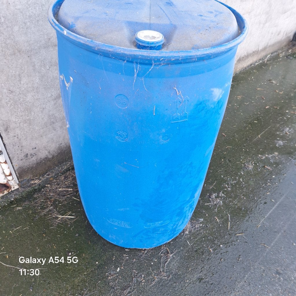 Vaten 210 liter, Tuin en Terras, 150 liter of meer, Ophalen of Verzenden, Gebruikt