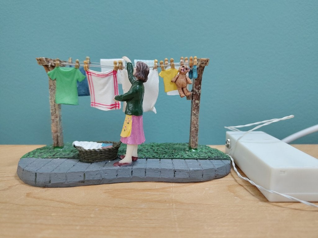 Intratuin Maartje hangt de was op voor kerstdorp #10237942, Diversen, Ophalen of Verzenden, Zo goed als nieuw
