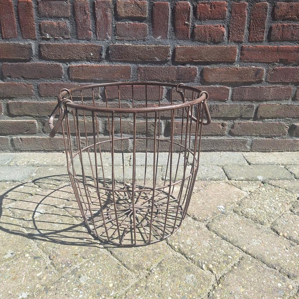Mooie ijzeren mand, Ophalen of Verzenden, Rond, Overige materialen