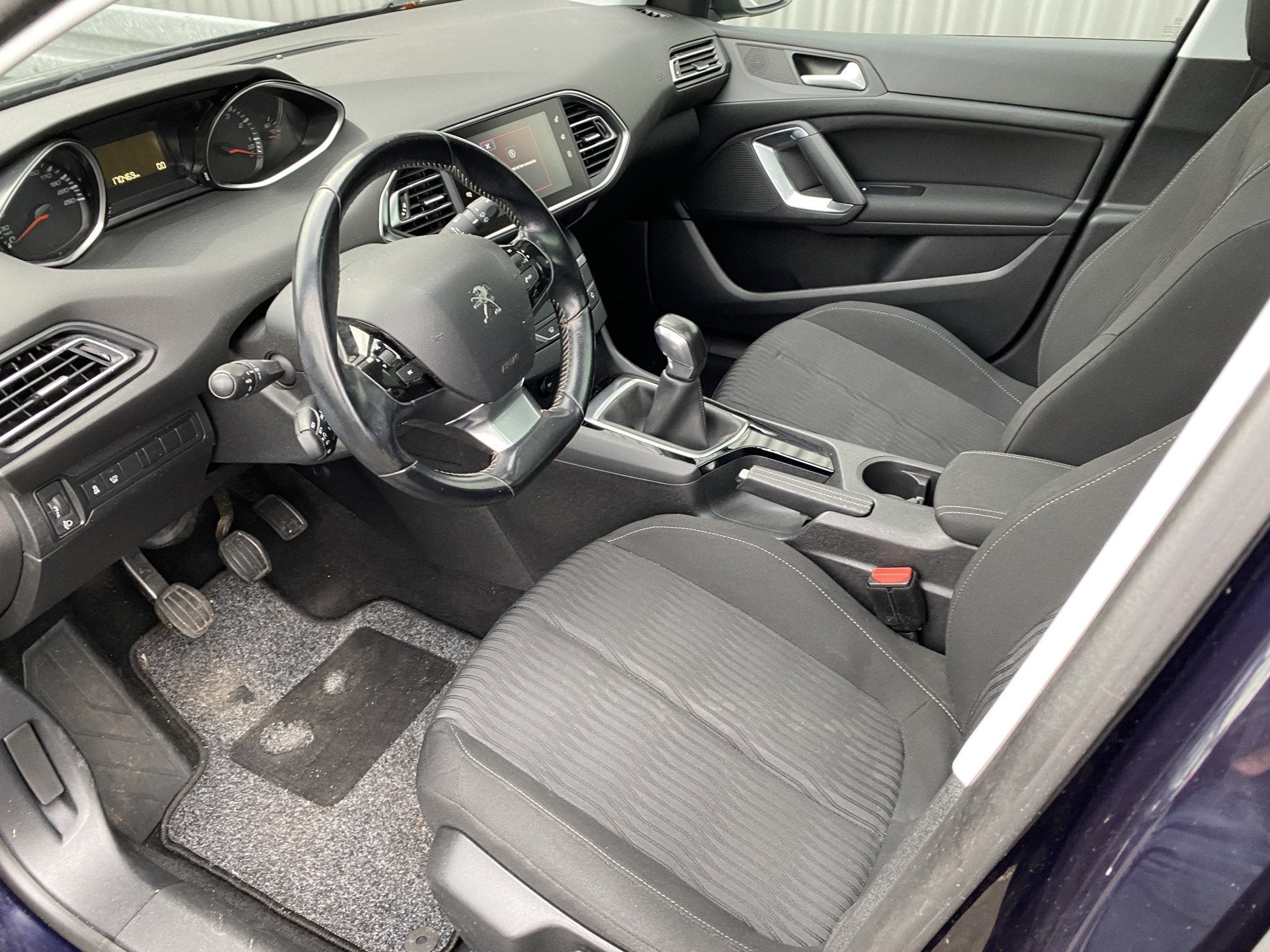 Peugeot 308 SW 1.2 PureTech Blue Lease Executive Clima, Pano, Auto's, Voorwielaandrijving, Stof, Gebruikt, Euro 6