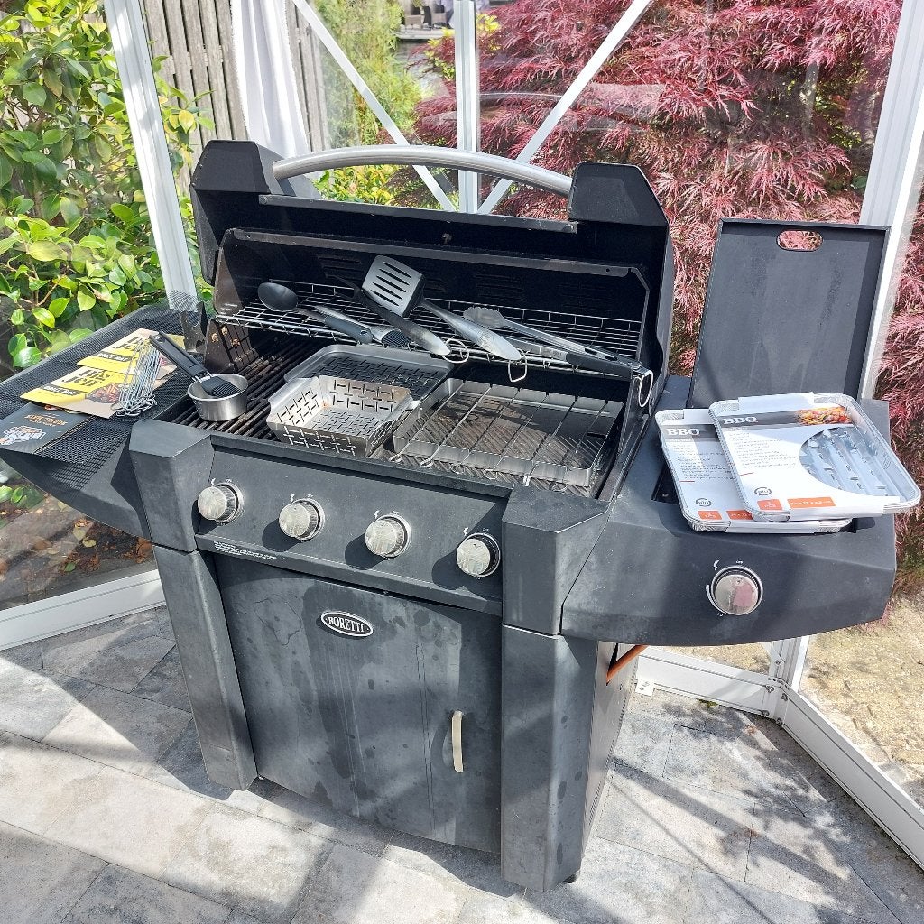 BORETTI ROBUSTO Gasbarbecue incl Hoes en Toebehoren, Ophalen, Zo goed als nieuw, Boretti