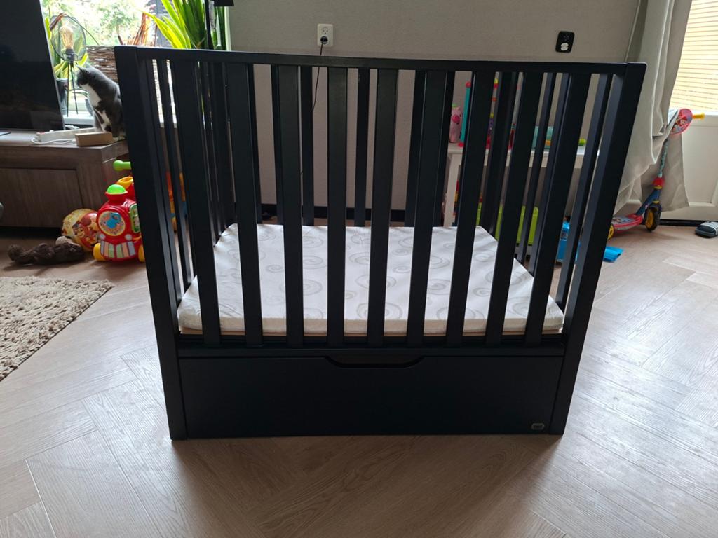 Zwarte Box Bas TWF incl matras + hoes. Vierkant, 3 hoogtes, Ophalen, Zo goed als nieuw, Vierkant, In hoogte verstelbaar