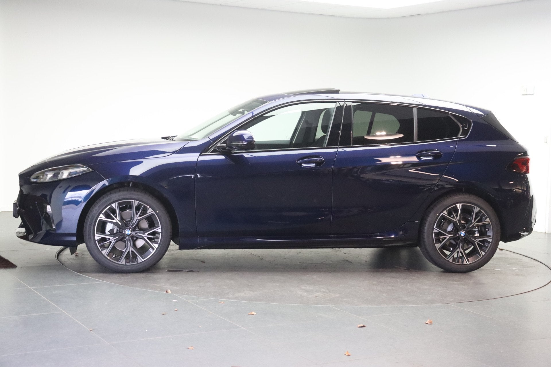 BMW 1 Serie 120 M Sport Automaat / Panoramadak / Achteruitri, Auto's, Stof, Euro 6, 156 pk, Met garantie (alle)