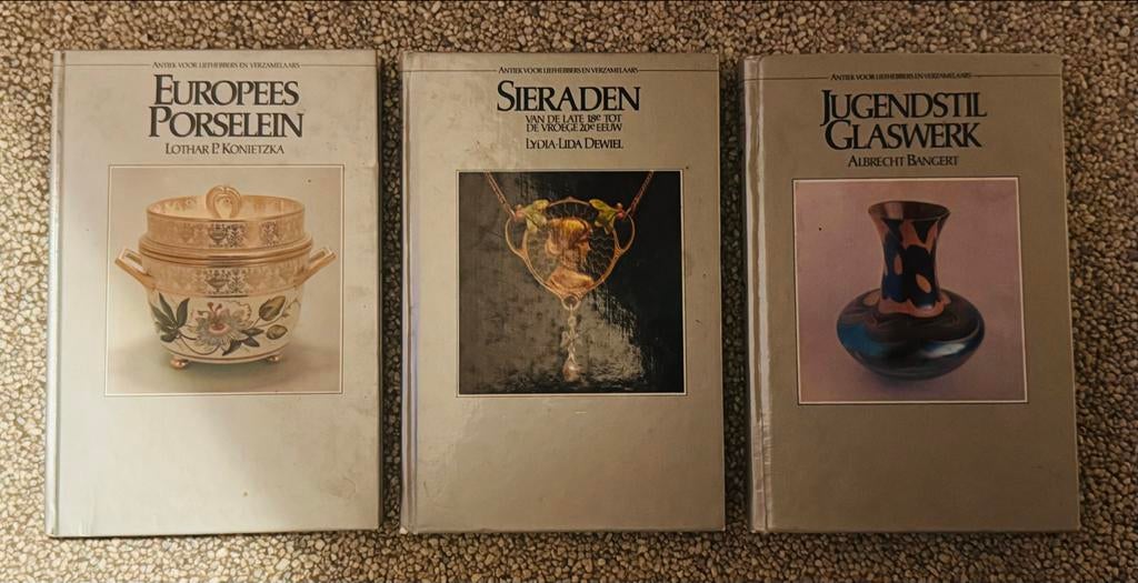3x antiek boek:Europees Porselein, Sieraden, Jugendstil Glas, Ophalen of Verzenden, Gelezen