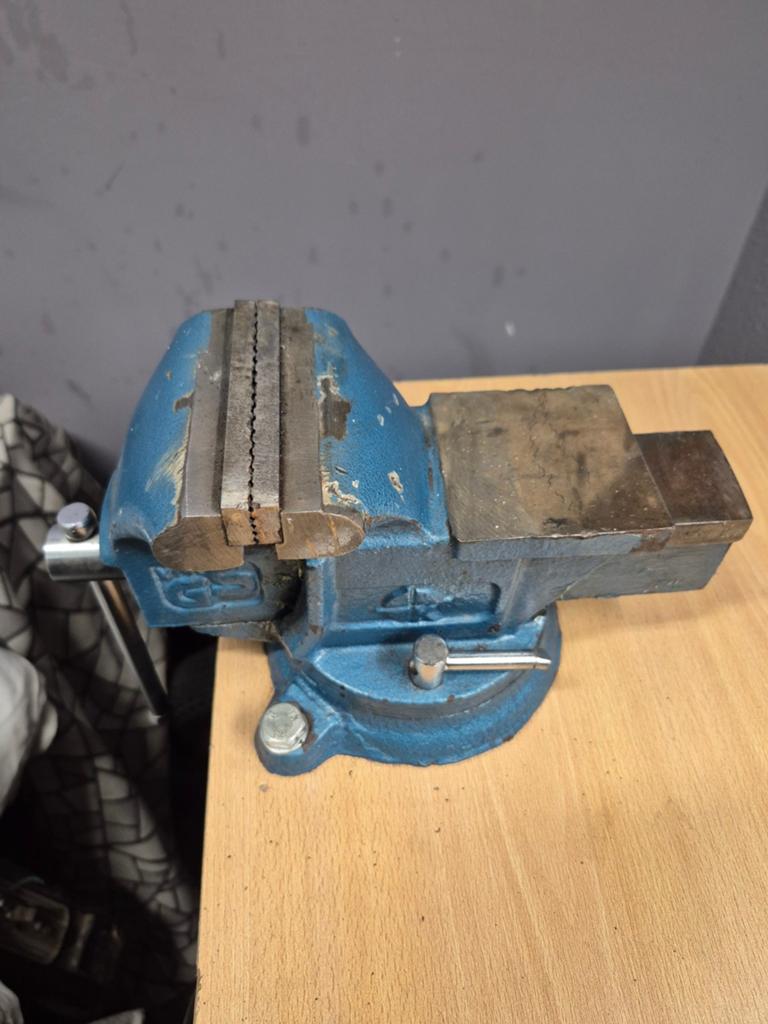 Bankschroef 100mm breed, Ophalen of Verzenden, Zo goed als nieuw