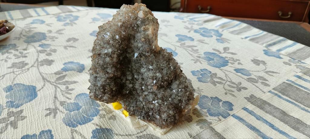 Grote mineraal cluster kwarts met goethiet 2457 gram., Ophalen