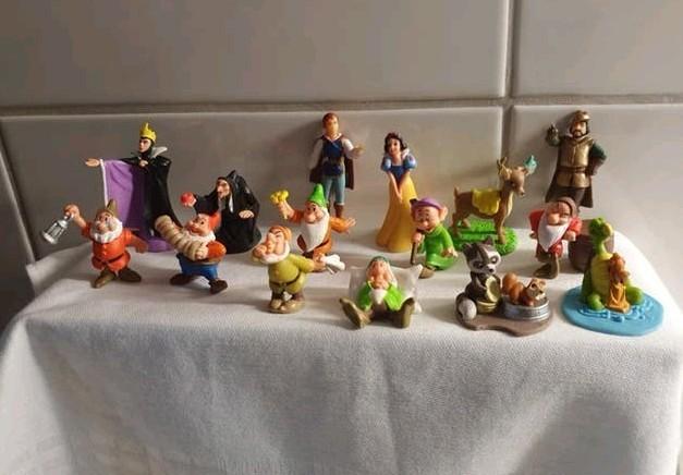 Sneeuwwitje en de zeven dwergen,  Disney,  15 stuks,, Ophalen of Verzenden, Zo goed als nieuw
