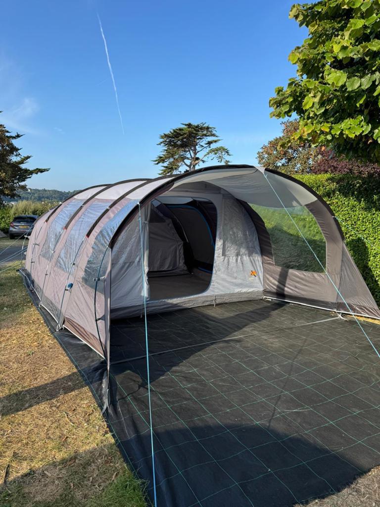 Safarica Boavista 5-persoons tunneltent - Zo goed als nieuw, Caravans en Kamperen, Ophalen of Verzenden, Gebruikt, Tot en met 5