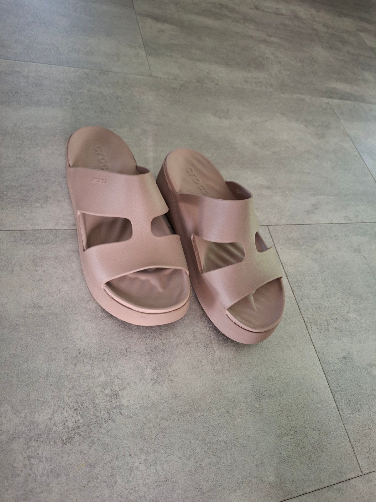Crocs Classic Bae Clog Sandalen Roze Maat 39, Kleding | Dames, Schoenen, Ophalen of Verzenden, Zo goed als nieuw, Beige, Sandalen of Muiltjes