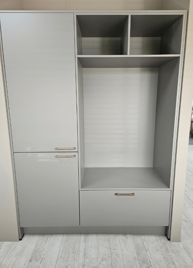 Showroomkeuken- Garderobekast greige, Huis en Inrichting, 150 tot 200 cm, Nieuw, Werkstraße 3 32289 Rödinghausen Duitsland, Häcker Küchen GmbH & Co. KG