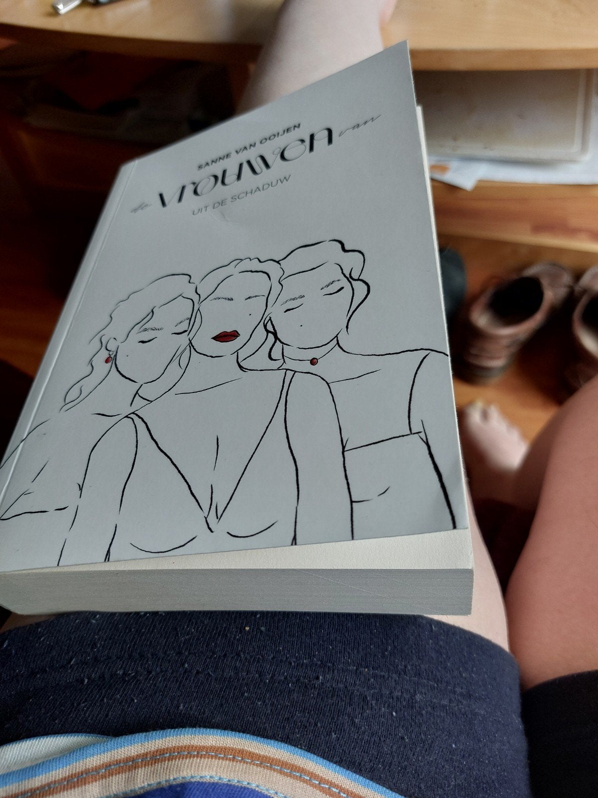 Sanne van Ooijen - De vrouwen van, Boeken, Ophalen of Verzenden, Zo goed als nieuw, Sanne van Ooijen