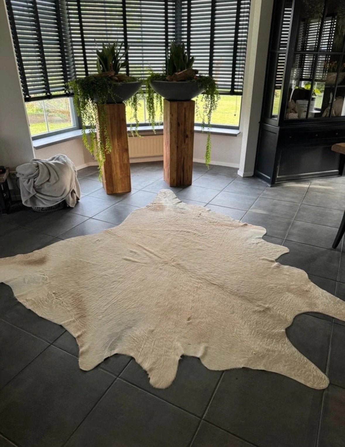 koeienhuid vloerkleed, Ophalen, Gebruikt, 200 cm of meer, Crème