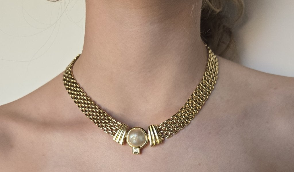 Korte goudkleurige ketting 41cm met parel en zirkonia look, Gebruikt, Ophalen of Verzenden, Goud, Overige materialen