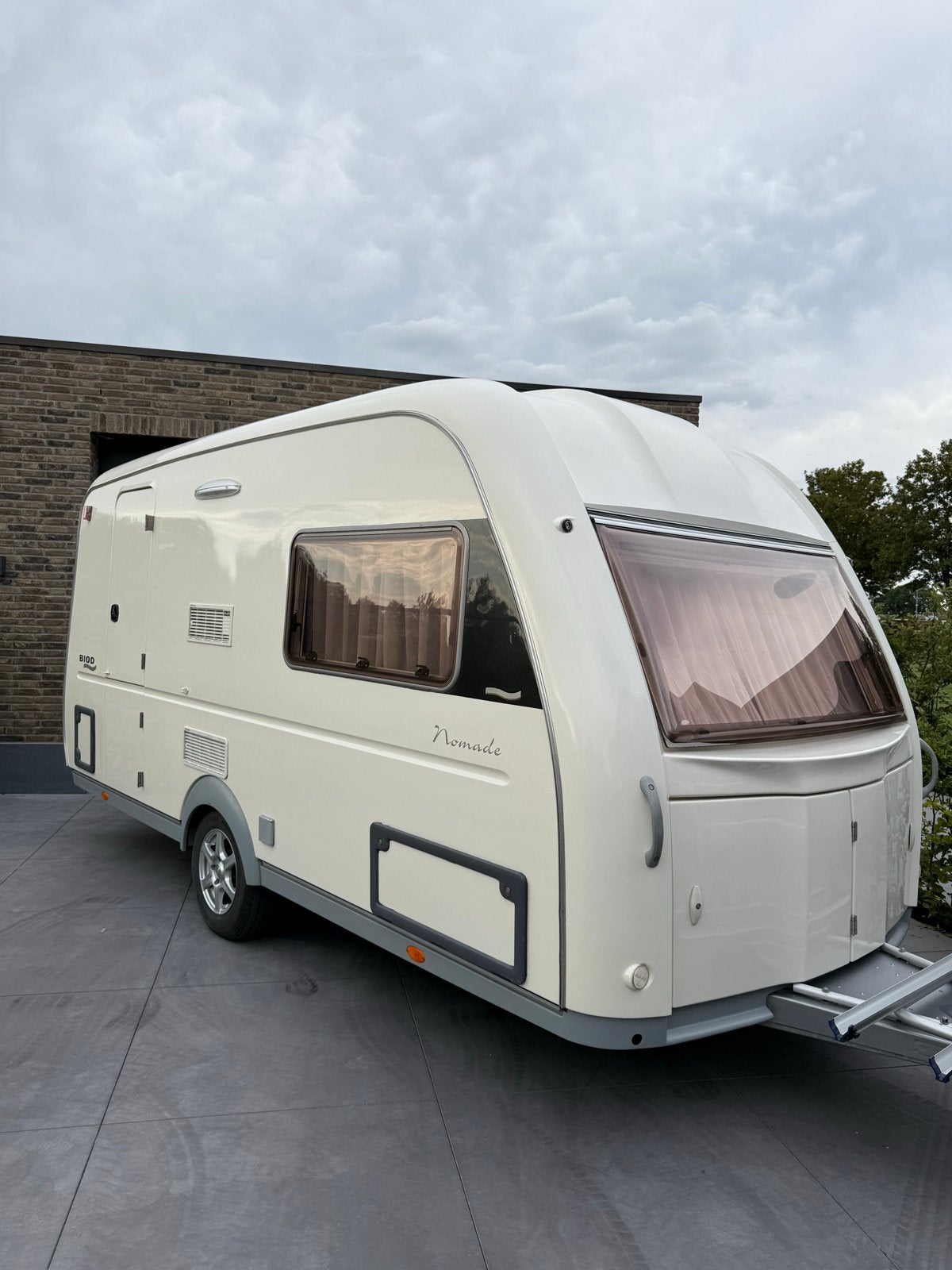 Biod Nomade 450 TLH uit 2002 in nieuwstaat, voortent/ luifel, Caravans en Kamperen, Standaardzit, Tot en met 2, 750 - 1000 kg