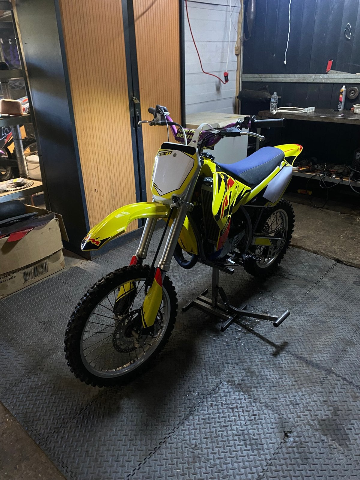 suzuki rm 85, Fietsen en Brommers, Ophalen of Verzenden, Zo goed als nieuw, Suzuki