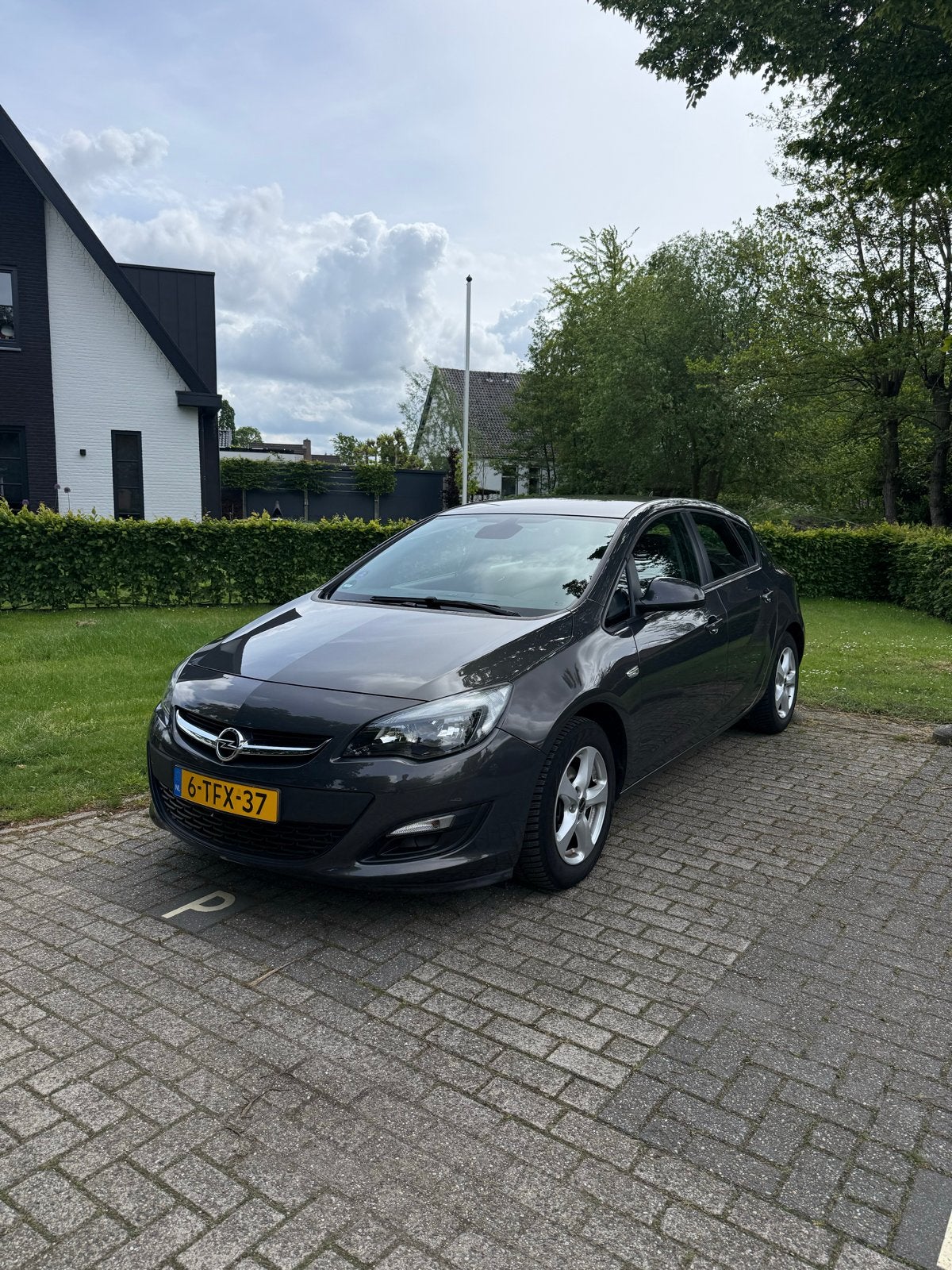 Opel Astra 1.4 Turbo Ecotec 88KW 5D 2014 Grijs, Auto's, Voorwielaandrijving, 680 kg, 4 cilinders, Origineel Nederlands